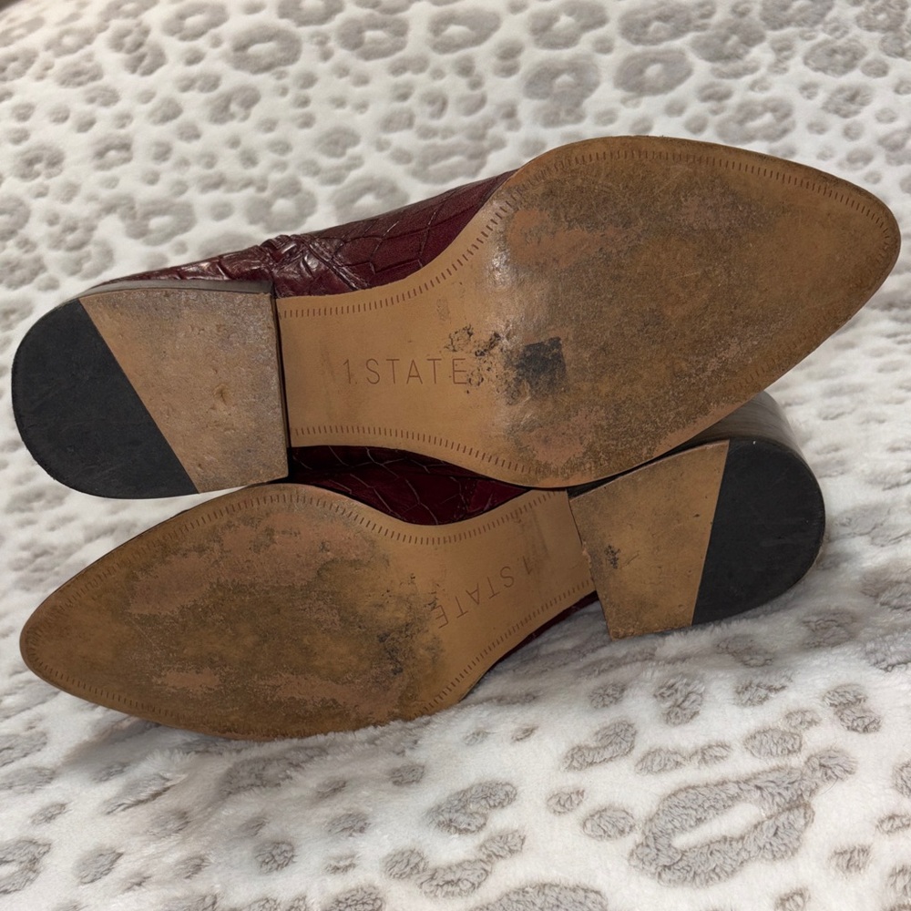 1. State Crocodile Embossed Ankle Booties, Dark Red, Sz 8 - Picture 4 of 8